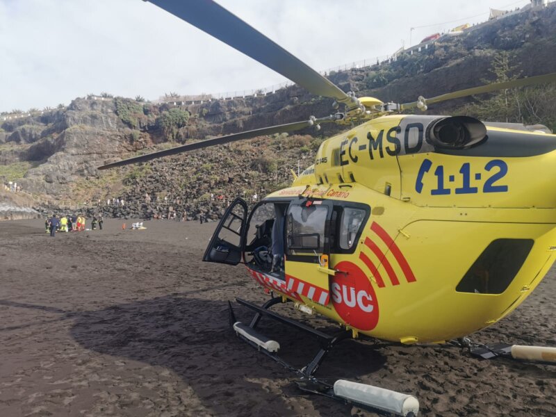 UN JOVEN RESCATADO CON SIGNOS DE AHOGAMIENTO EN UNA PLAYA DE TENERIFE