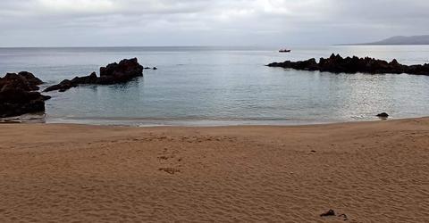  UN DERRUMBE SUBMARINO EN PLAYA CHICA GENERA UN ORIFICIO DE 15 METROS